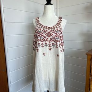 Maurice’s 2X Embroidered Cream Colored tank top with scoop neck, like new